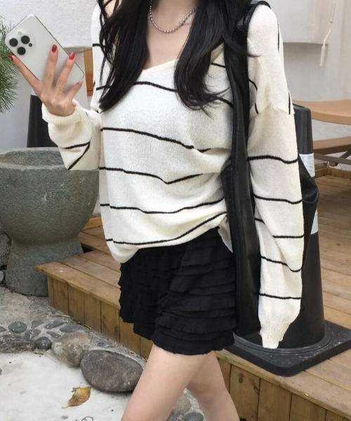 FLINEA（フリネア）の「Vネックボーダー柄薄手Tシャツ（Tシャツ/カットソー・レディース・ベージュ/ブルー・FREE）」の10枚目の写真