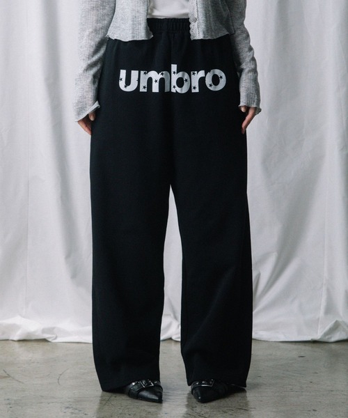ALAND(エーランド)の「【UNISEX】ALAND×UMBRO/裏毛バレルパンツ(SET UP着用可能)(スウェットパンツ・レディース・ブラック/グレー/ブルー・LARGE/SMALL)」の1枚目の写真