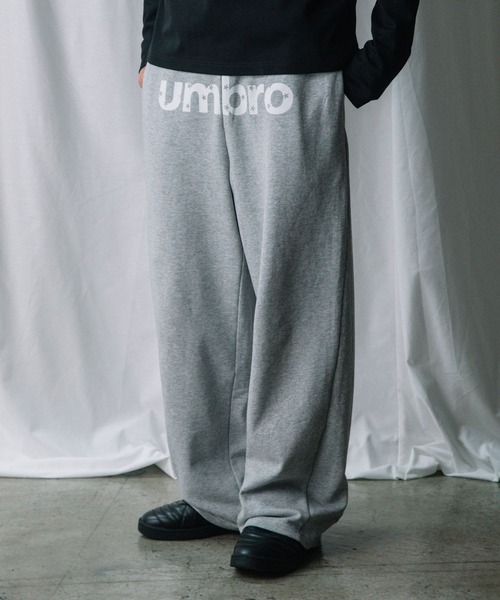 ALAND(エーランド)の「【UNISEX】ALAND×UMBRO/裏毛バレルパンツ(SET UP着用可能)(スウェットパンツ・レディース・ブラック/グレー/ブルー・LARGE/SMALL)」の6枚目の写真