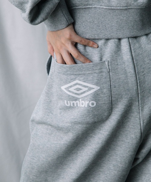 ALAND(エーランド)の「【UNISEX】ALAND×UMBRO/裏毛バレルパンツ(SET UP着用可能)(スウェットパンツ・レディース・ブラック/グレー/ブルー・LARGE/SMALL)」の13枚目の写真