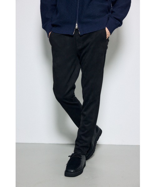 AZUL by moussy(アズールバイマウジー)の「【セットアップ対応】薄手フェイクスエードパンツ 秋服 冬服 スリムシルエット 快適な穿き心地 ややストレッチ(スラックス・メンズ・グレー/ブラック/ダークブラウン・LARGE/MEDIUM)」の14枚目の写真
