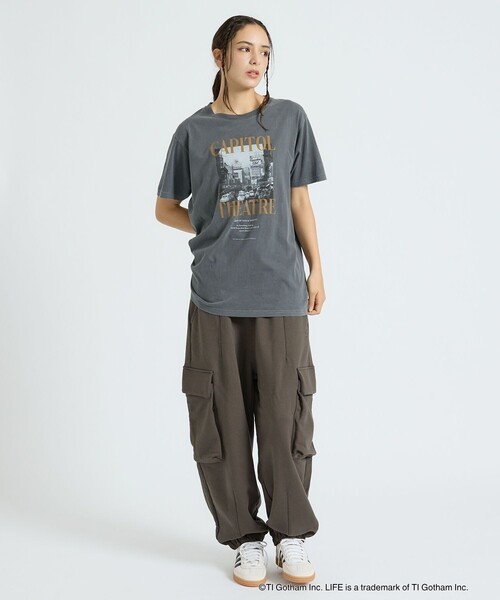 GOOD ROCK SPEED（グッドロックスピード）の「【GOOD ROCK SPEED/グッドロックスピード】LIFE PICTURE COLLECTIONモノクロフォトTEE/Tシャツ/グラフィックTEE【WEB限定】（Tシャツ/カットソー・レディース・ブラウン/チャコールグレー/ベージュ・フリー）」の4枚目の写真