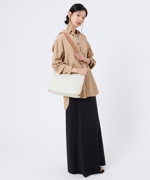 LeSportsac(レスポートサック)の「MEDIUM ZIP SHOULDER ムーンリットサンド(ショルダーバッグ・レディース・ホワイト・FREE)」の3枚目の写真