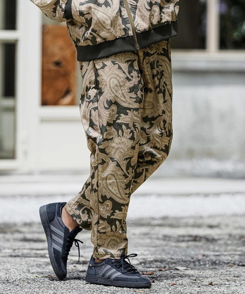 CAMBIO(カンビオ)の「mp15394-Bonded Paisley Allover Balloon Pants 総柄バルーンパンツ(CAM26AW-019)(その他パンツ・メンズ・オリーブ系/ブルーグリーン/グレー系その他・L/M/S)」の4枚目の写真