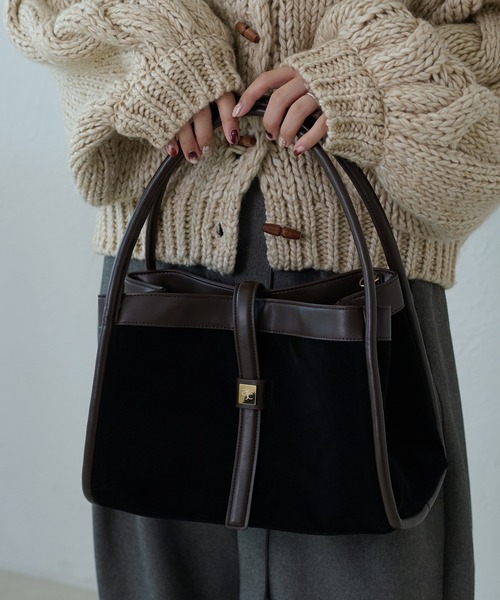 apres jour clair(アプレジュールクレア)の「【apres jour clair】2WAYデザインスウェードバッグ(ショルダーバッグ・レディース・ベージュ/ブラウン系その他/ブラック・フリ-)」の2枚目の写真