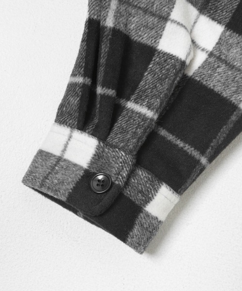 ITEMS URBANRESEARCH（アイテムズ アーバンリサーチ）の「シャギーチェック CPO シャツジャケット（カバーオール・メンズ・ブラック/ブラウン/ネイビー・MEDIUM/LARGE）」の6枚目の写真
