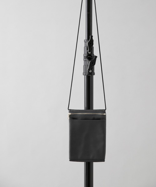 STANDARD SUPPLY（スタンダードサプライ）の「『別注』STANDARD SUPPLY×DOORS　SLING PURSE M/L（ショルダーバッグ・メンズ・グレー/ブラック/ブラウン・ONE）」の7枚目の写真