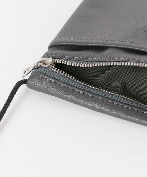 STANDARD SUPPLY（スタンダードサプライ）の「『別注』STANDARD SUPPLY×DOORS　SLING PURSE M/L（ショルダーバッグ・メンズ・グレー/ブラック/ブラウン・ONE）」の9枚目の写真