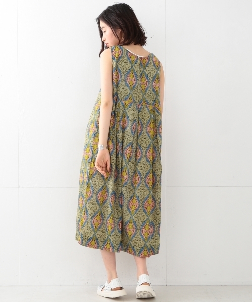 BEAMS BOY（ビームスボーイ）の「OZ CREATION / バティック 切替ノースリーブワンピース（ワンピース・レディース・グリーン/ブルー・ONE SIZE）」の6枚目の写真