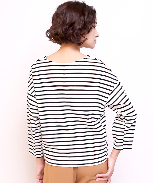 Bou Jeloud(ブージュルード)の「【プレミアムコットン】ボーダードルマンVネックトップス(Tシャツ/カットソー・レディース・オフホワイト/キャメル/ネイビー・FREE)」の10枚目の写真
