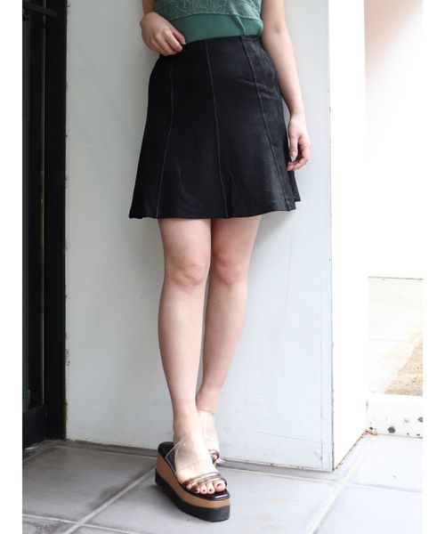 MURUA（ムルーア）の「フェイクスウェードミニスカート（スカート・レディース・オレンジ/ミント/ブラック・FREE）」の2枚目の写真