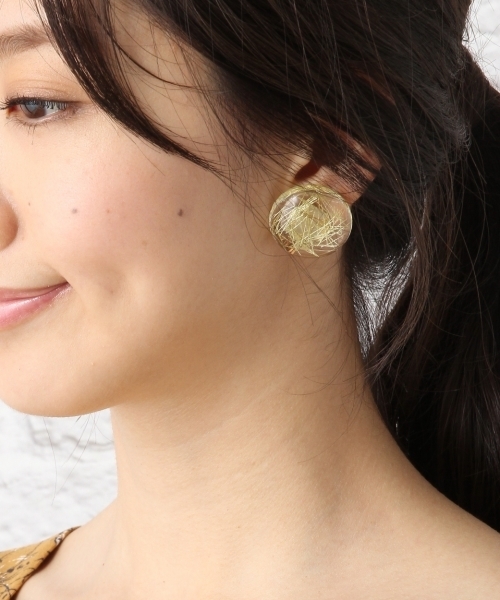 LEPSIM（レプシィム）の「フウニュウボタンクリップ　761948（イヤリング・レディース・ブラック/グレイッシュベージュ/ゴールド/クリア・ONE SIZE）」の3枚目の写真