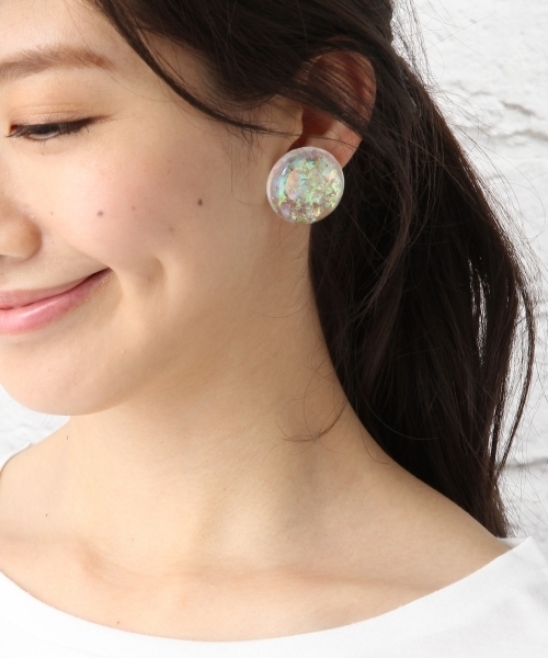 LEPSIM（レプシィム）の「フウニュウボタンクリップ　761948（イヤリング・レディース・ブラック/グレイッシュベージュ/ゴールド/クリア・ONE SIZE）」の4枚目の写真