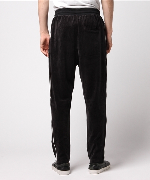WEGO（ウィゴー）の「WEGO/ベロアトラックパンツ（その他パンツ・メンズ・ブラック/ネイビー・MEDIUM/LARGE）」の4枚目の写真