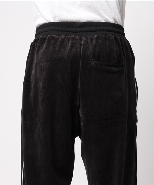 WEGO（ウィゴー）の「WEGO/ベロアトラックパンツ（その他パンツ・メンズ・ブラック/ネイビー・MEDIUM/LARGE）」の5枚目の写真