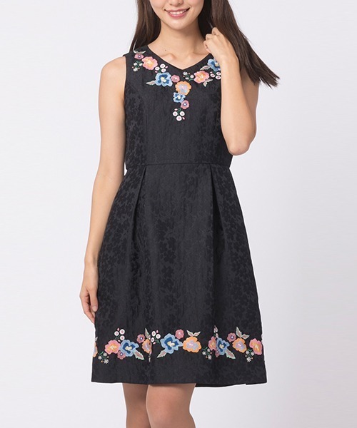 セール エンブロイダリーフラワージャガードワンピース ワンピース Rose ワンピース Rose Tiara ローズティアラ のファッション