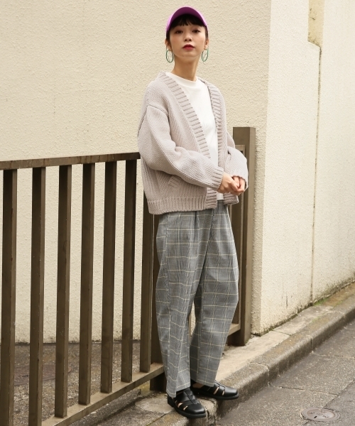 LOWRYS FARM（ローリーズファーム）の「１．５Ｇカーディガン　784008 （カーディガン/ボレロ・レディース・ベージュ/オレンジ/オフホワイト/ブラック・LARGE/MEDIUM）」の16枚目の写真