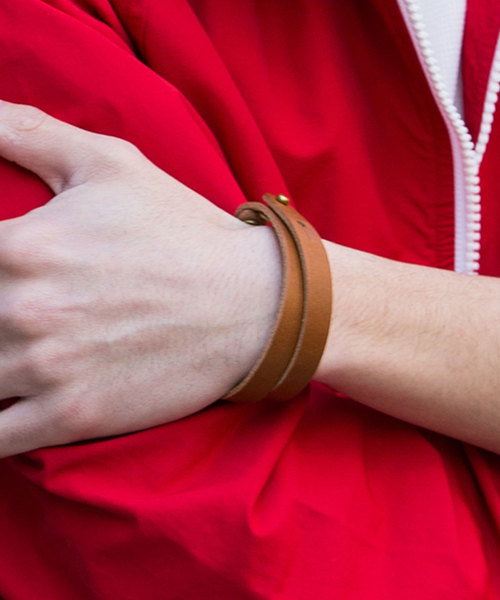 NANO universe（ナノユニバース）の「ダブルイタリーレザーブレス（ブレスレット・メンズ・ブラック/ネイビー/イエロー/キャメル/レッド・FREE）」の4枚目の写真