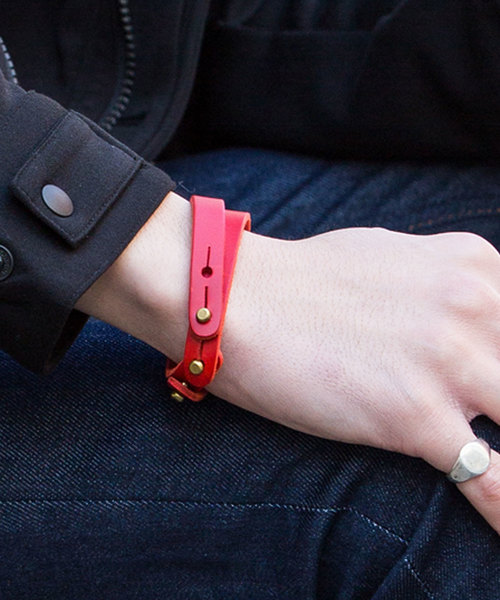 NANO universe（ナノユニバース）の「ダブルイタリーレザーブレス（ブレスレット・メンズ・ブラック/ネイビー/イエロー/キャメル/レッド・FREE）」の5枚目の写真