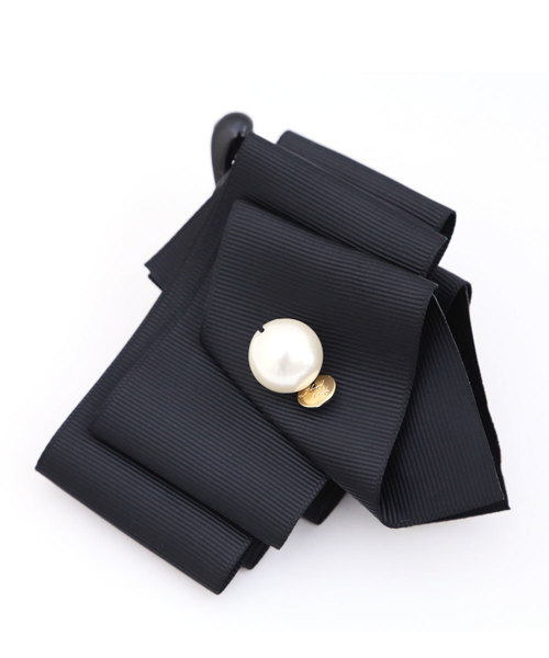 colleca la（コレカラ）の「重ねリボンとパールのバナナクリップ（バレッタ/ヘアクリップ・レディース・ブラック/モカ・FREE）」の3枚目の写真