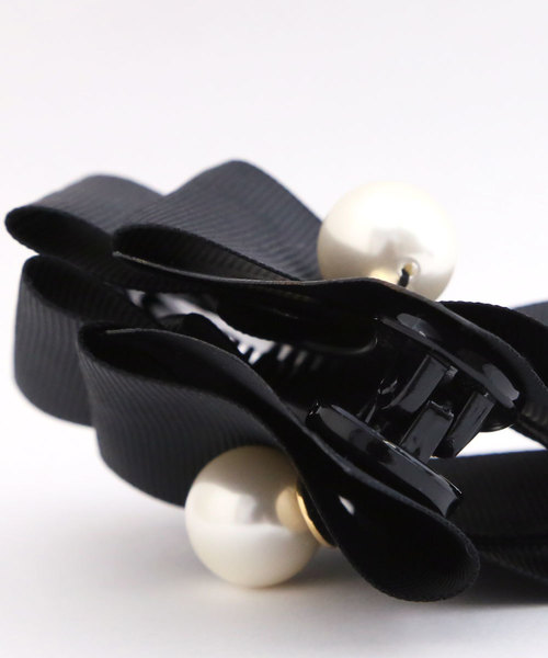 colleca la（コレカラ）の「重ねリボンとパールのバナナクリップ（バレッタ/ヘアクリップ・レディース・ブラック/モカ・FREE）」の8枚目の写真