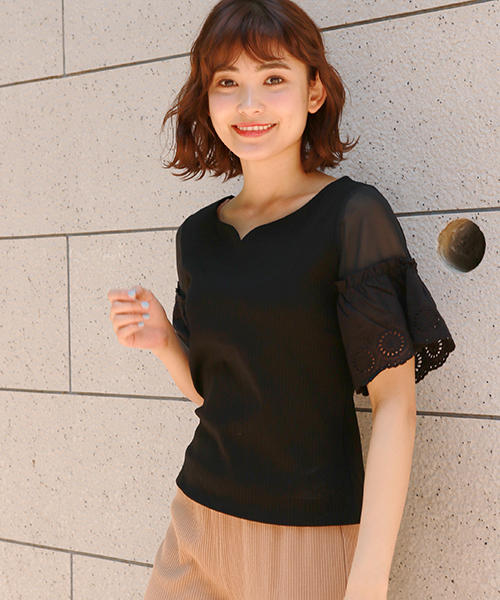 apres jour(アプレジュール)の「ハートネック袖レーストップス【ZOZOTOWN限定アイテム】(Tシャツ/カットソー・レディース・ブラック/ベージュ/オフホワイト・フリー)」の3枚目の写真
