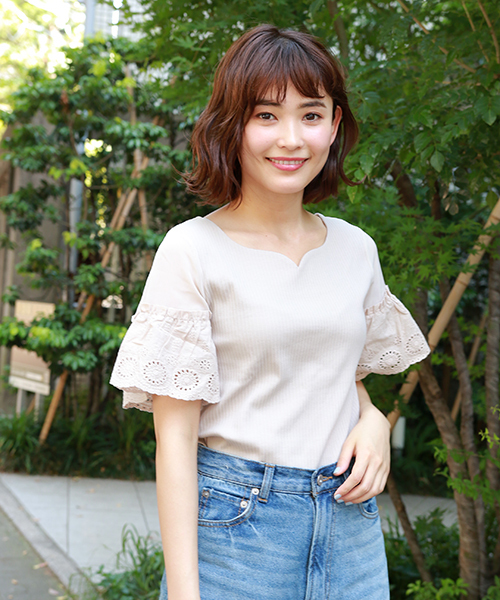 apres jour(アプレジュール)の「ハートネック袖レーストップス【ZOZOTOWN限定アイテム】(Tシャツ/カットソー・レディース・ブラック/ベージュ/オフホワイト・フリー)」の6枚目の写真