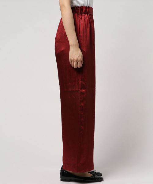 MOUSSY（マウジー）の「NARROW PLEATS WIDE PANTS（その他パンツ・レディース・ボルドー/イエロー/ブラック・2/1）」の4枚目の写真