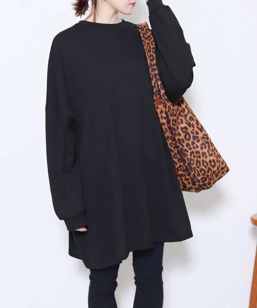 reca（レカ）の「ゆったりラフな着心地◆超ビッグシルエットカットソー（Tシャツ/カットソー・レディース・ブラック/ベージュ/アイボリー/ブラウン/ブルー系その他・FREE）」の6枚目の写真