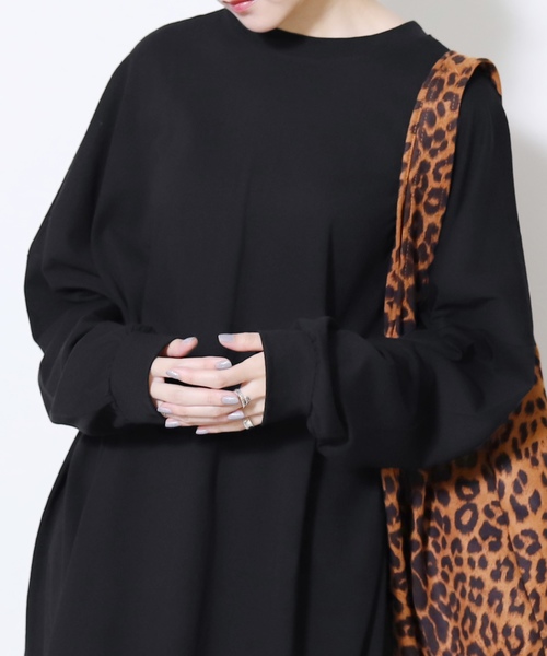 reca（レカ）の「ゆったりラフな着心地◆超ビッグシルエットカットソー（Tシャツ/カットソー・レディース・ブラック/ベージュ/アイボリー/ブラウン/ブルー系その他・FREE）」の21枚目の写真