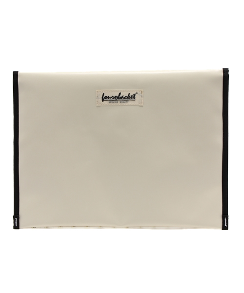 And A（アンドエー）の「PVC CLUCH BAG (And A×4backet)（クラッチバッグ・メンズ・ブルー/イエロー・FREE）」の4枚目の写真