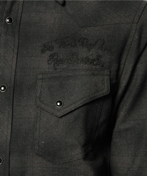 WEGO（ウィゴー）の「WEGO/オンブレ刺繍シャツ（シャツ/ブラウス・メンズ・ブラック/レッド・MEDIUM/LARGE）」の8枚目の写真