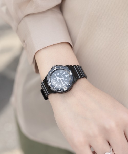 CASIO(カシオ)の「【CASIO/カシオ】アナログダイバー/881356(アナログ腕時計・レディース・ブラック/ホワイト/ベージュ系その他・FREE)」の2枚目の写真