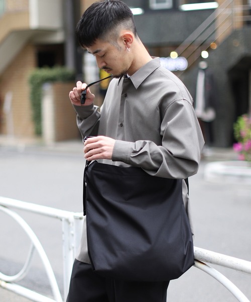 NOTIVE/CANTERA（ノーティブカンテラ）の「NOTIVE/CANTERA × BEAMS / 別注 Shoulder Bag（トートバッグ・メンズ・ブラック/オリーブ・ONE SIZE）」の17枚目の写真