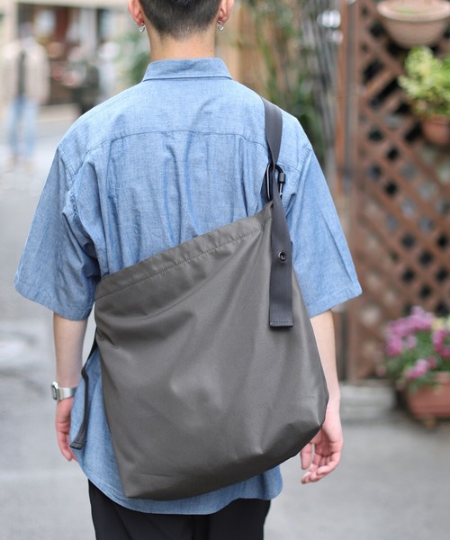 NOTIVE/CANTERA（ノーティブカンテラ）の「NOTIVE/CANTERA × BEAMS / 別注 Shoulder Bag（トートバッグ・メンズ・ブラック/オリーブ・ONE SIZE）」の22枚目の写真