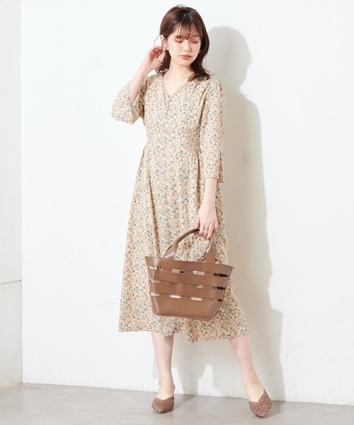 natural couture(ナチュラルクチュール)の「【WEB限定カラー有り】レトロ小花配色ワンピース(ワンピース・レディース・ミント/その他2/その他1/その他4/グレイッシュベージュ・FREE)」の6枚目の写真