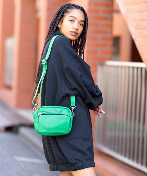 X-girl（エックスガール）の「FAUX LEATHER SHOULDER BAG（ショルダーバッグ・レディース・ブラック/ベージュ/ライトパープル/シルバー/グリーン・ONE SIZE）」の8枚目の写真