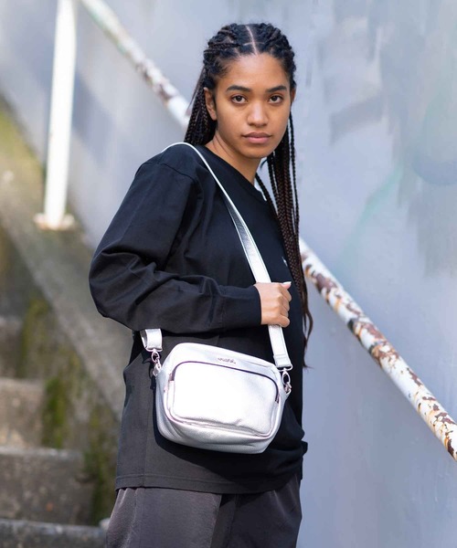 X-girl（エックスガール）の「FAUX LEATHER SHOULDER BAG（ショルダーバッグ・レディース・ブラック/ベージュ/ライトパープル/シルバー/グリーン・ONE SIZE）」の10枚目の写真