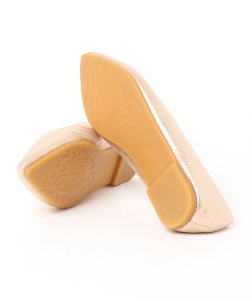 Anuenue（アヌエヌエ）の「グリッターフラットキルティングパンプス（パンプス・レディース・ブラック/シルバー/ゴールド/ブロンズ・21.5cm/22.0cm/22.5cm/23.0cm/23.5cm/24.0cm/24.5cm/25.0cm/25.5cm/26.0cm）」の8枚目の写真