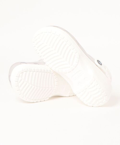 crocs（クロックス）の「クロックス crocs クラシック トランスルーセント クロッグ Classic Translucent Clog（サンダル・レディース・ホワイト/ブラック/ブルー系その他2/ピンク・22cm/23cm/24cm/25cm/26cm/27cm/28cm）」の6枚目の写真
