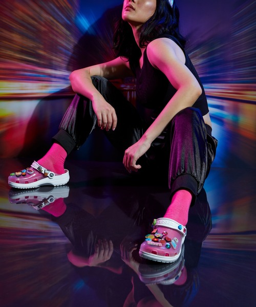 crocs（クロックス）の「クロックス crocs クラシック トランスルーセント クロッグ Classic Translucent Clog（サンダル・レディース・ホワイト/ブラック/ブルー系その他2/ピンク・22cm/23cm/24cm/25cm/26cm/27cm/28cm）」の8枚目の写真