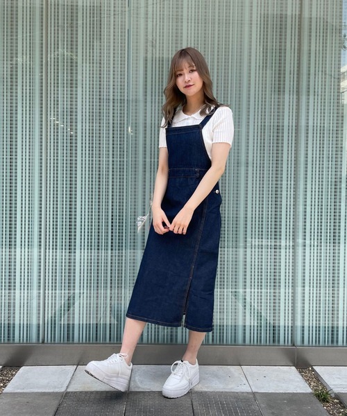 titty＆Co. PETIT（ティティアンドコープティ）の「【titty&Co.PETIT】デニムミディジャンスカ（ジャンパースカート・レディース・インディゴブルー・SMALL/MEDIUM）」の7枚目の写真