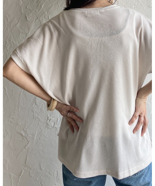 She's Closet（シーズクローゼット）の「深Vネックワッフルサイドスリットプルオーバー半袖Tシャツ（Tシャツ/カットソー・レディース・アイボリー/ブルーグレー/モカ・FREE）」の7枚目の写真