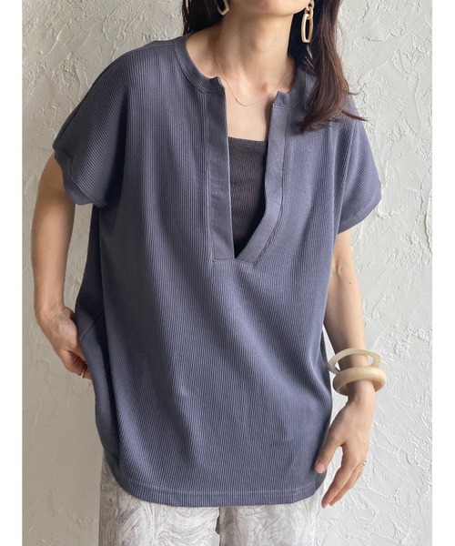She's Closet（シーズクローゼット）の「深Vネックワッフルサイドスリットプルオーバー半袖Tシャツ（Tシャツ/カットソー・レディース・アイボリー/ブルーグレー/モカ・FREE）」の9枚目の写真
