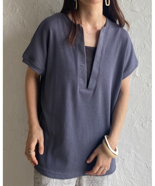 She's Closet（シーズクローゼット）の「深Vネックワッフルサイドスリットプルオーバー半袖Tシャツ（Tシャツ/カットソー・レディース・アイボリー/ブルーグレー/モカ・FREE）」の11枚目の写真