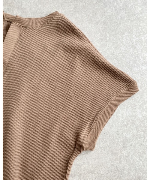 She's Closet（シーズクローゼット）の「深Vネックワッフルサイドスリットプルオーバー半袖Tシャツ（Tシャツ/カットソー・レディース・アイボリー/ブルーグレー/モカ・FREE）」の14枚目の写真