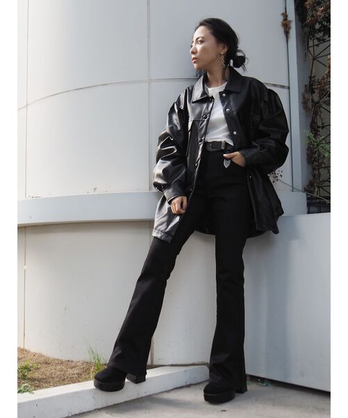 EVRIS(エヴリス)の「フェイクレザーボリュームスリーブジャケット【セットアップ着用可能】(テーラードジャケット・レディース・ブラック/ブラウン/アイボリー・FREE)」の14枚目の写真