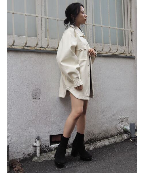 EVRIS(エヴリス)の「フェイクレザーボリュームスリーブジャケット【セットアップ着用可能】(テーラードジャケット・レディース・ブラック/ブラウン/アイボリー・FREE)」の15枚目の写真