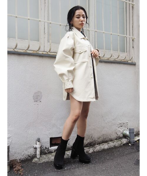 EVRIS(エヴリス)の「フェイクレザーボリュームスリーブジャケット【セットアップ着用可能】(テーラードジャケット・レディース・ブラック/ブラウン/アイボリー・FREE)」の16枚目の写真