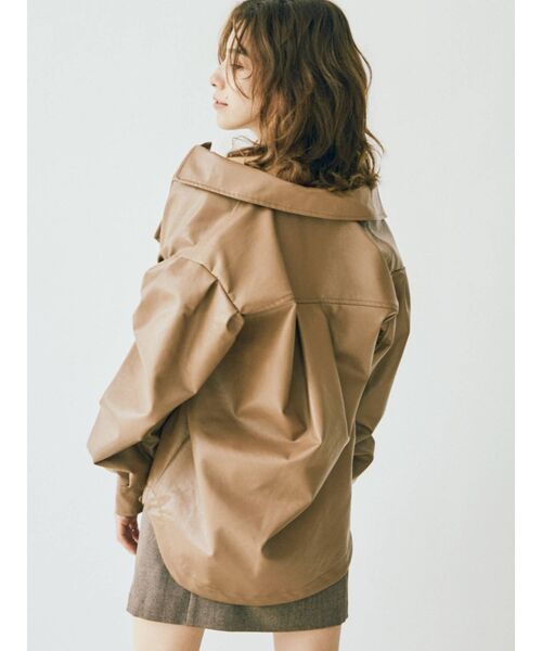 EVRIS(エヴリス)の「フェイクレザーボリュームスリーブジャケット【セットアップ着用可能】(テーラードジャケット・レディース・ブラック/ブラウン/アイボリー・FREE)」の19枚目の写真